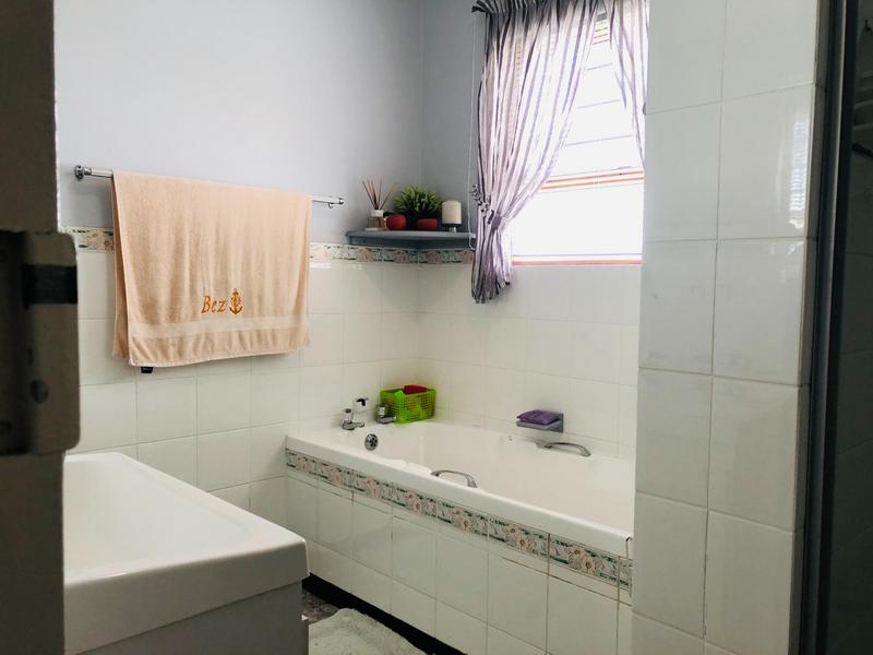 3 Bedroom Property for Sale in De Kelders Western Cape